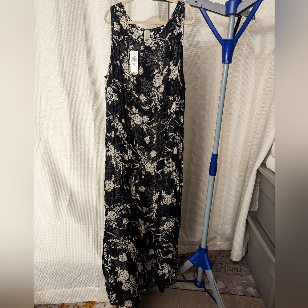 NWT 22W reversible black and white Maxi dress by Style & Co